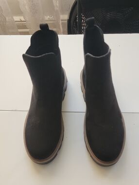 Rouge Helium Black Suede Chelsea Ankle Boots.  Pre-owned In Exelent Condition